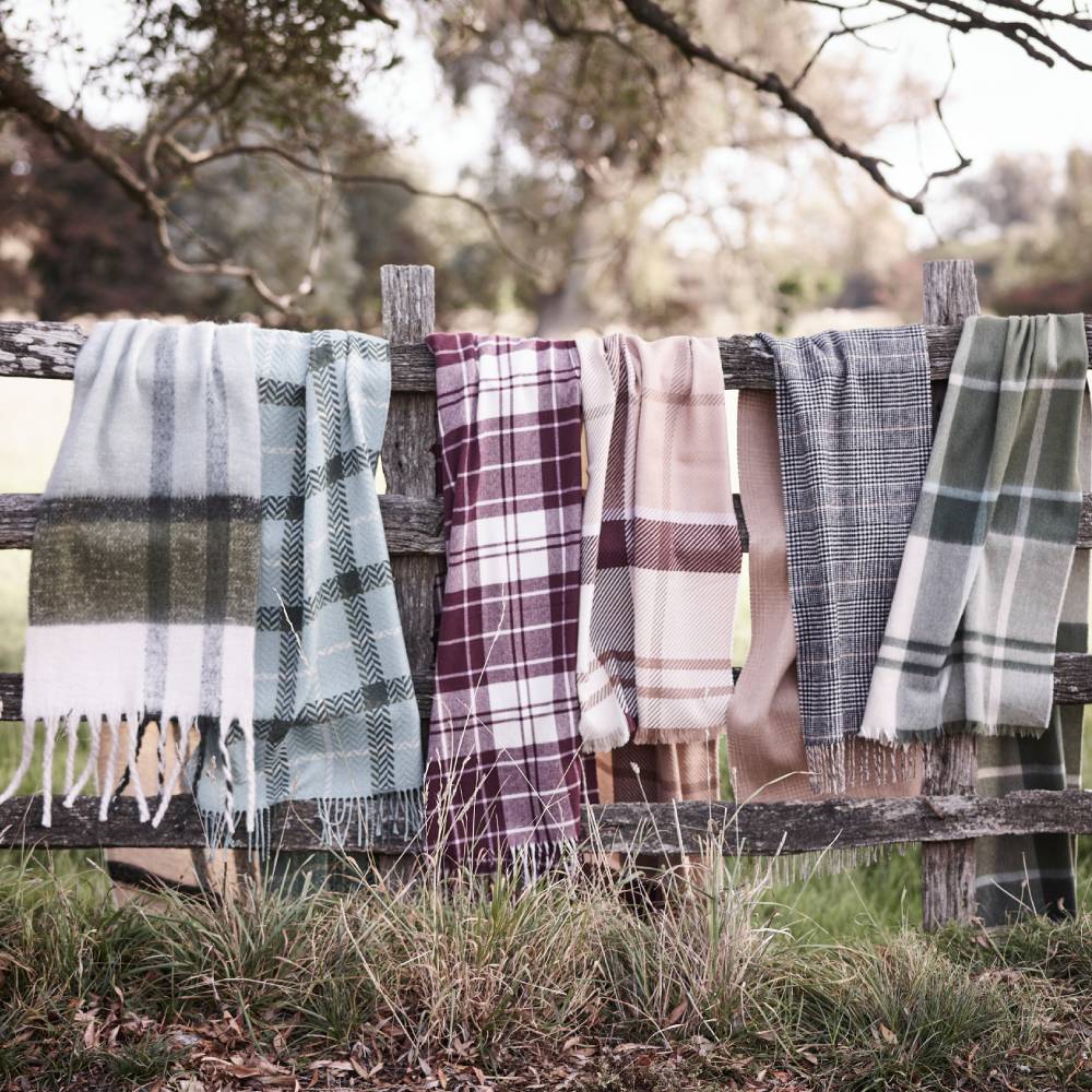 Barbour Hailes Tartan Scarf (Cabernet)