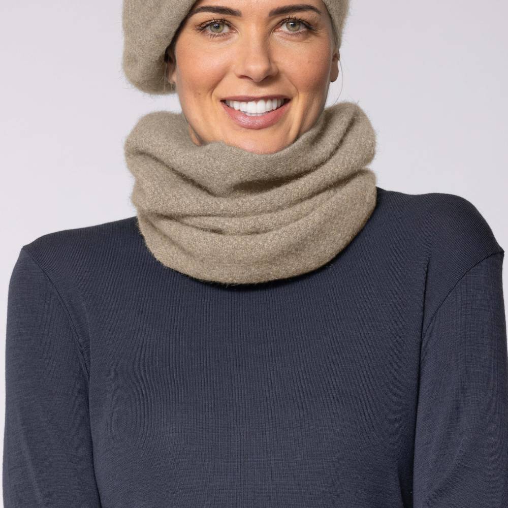 Noble Wilde Moss Neck Warmer (Oyster)