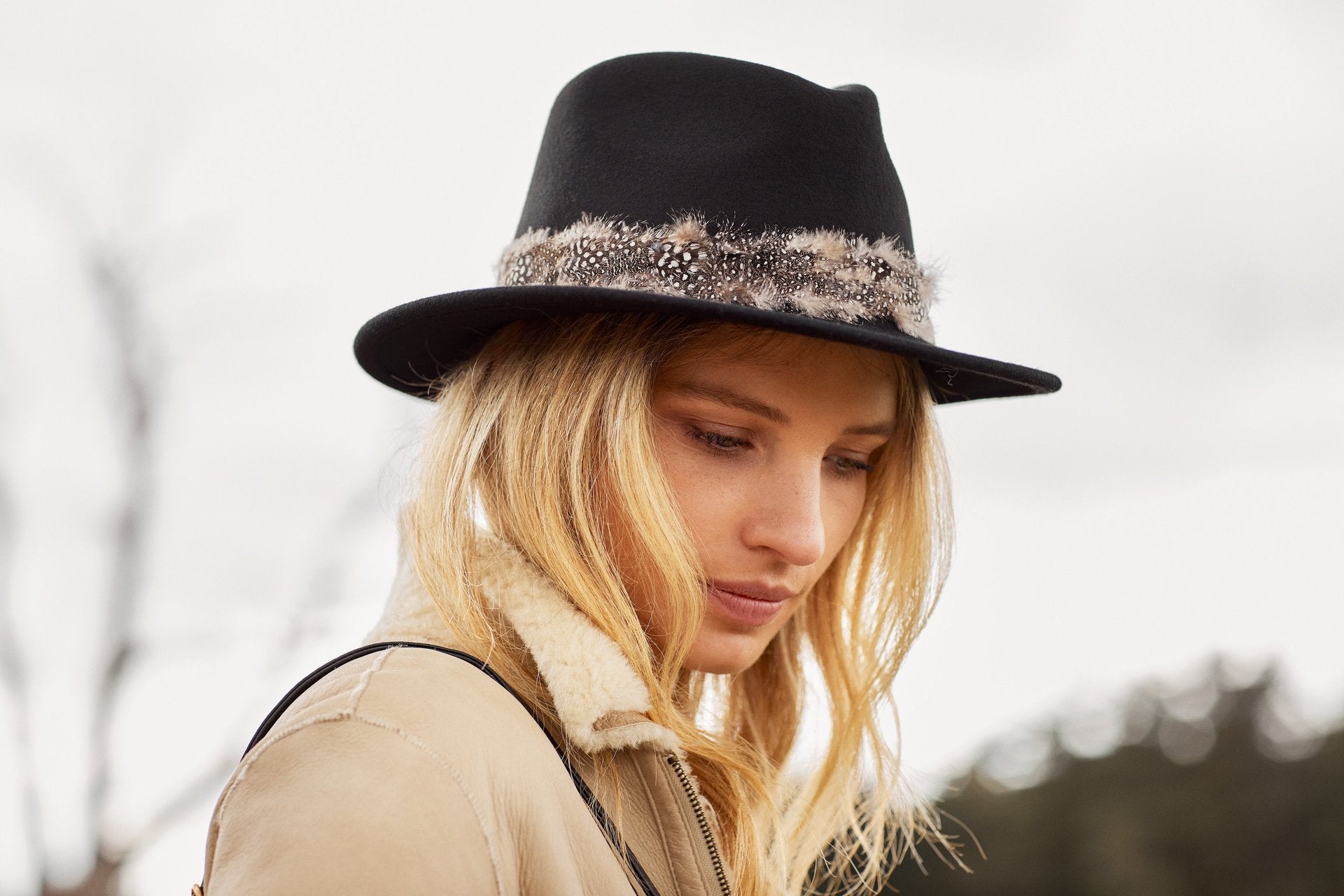 Suffolk Fedora Black (Guinea Feather Wrap)